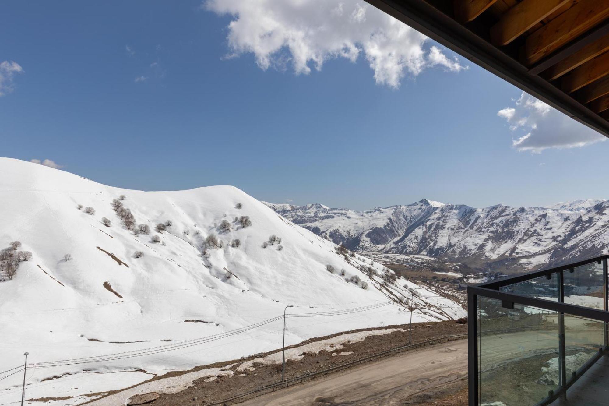 Four Seasons - New Gudauri Aparthotel Buitenkant foto