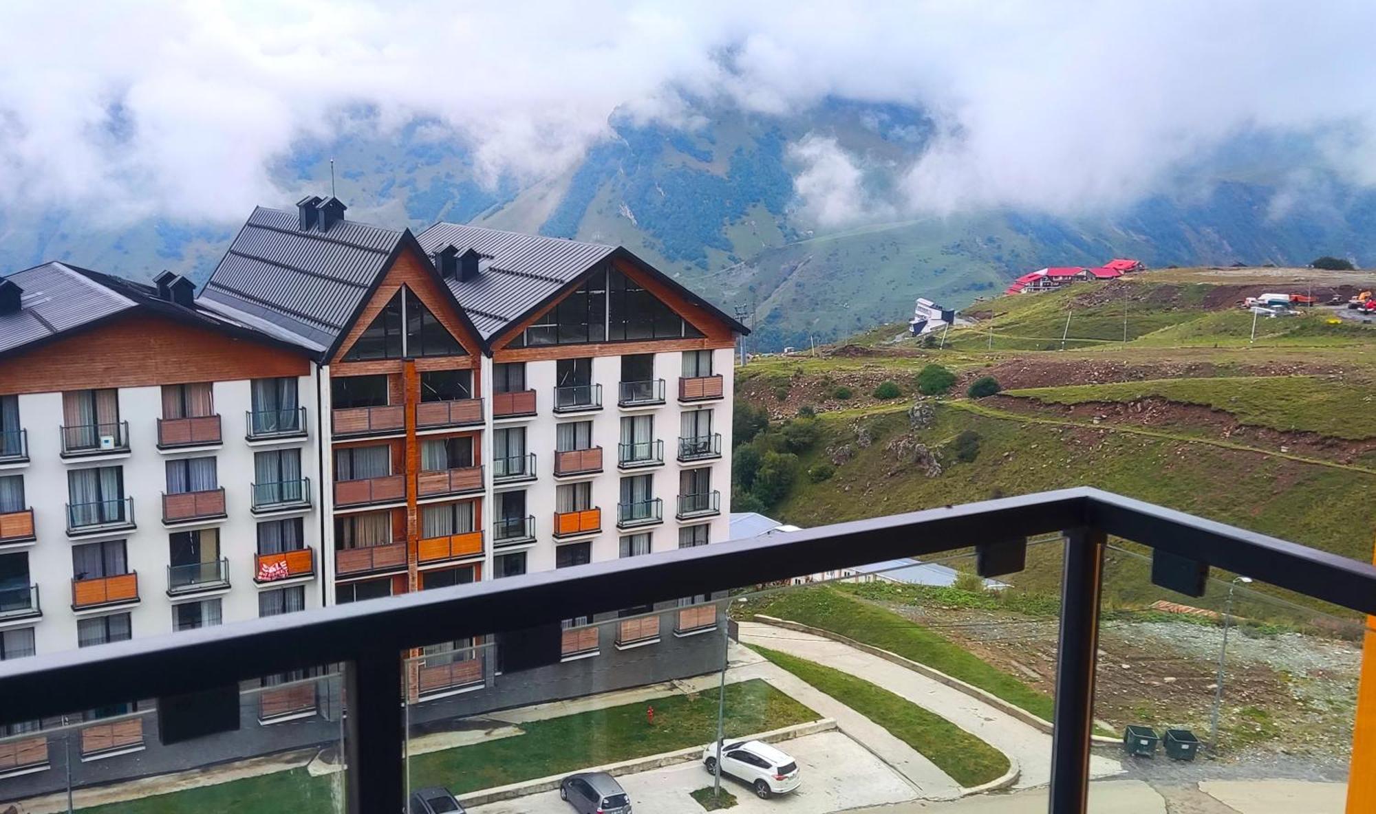 Four Seasons - New Gudauri Aparthotel Buitenkant foto