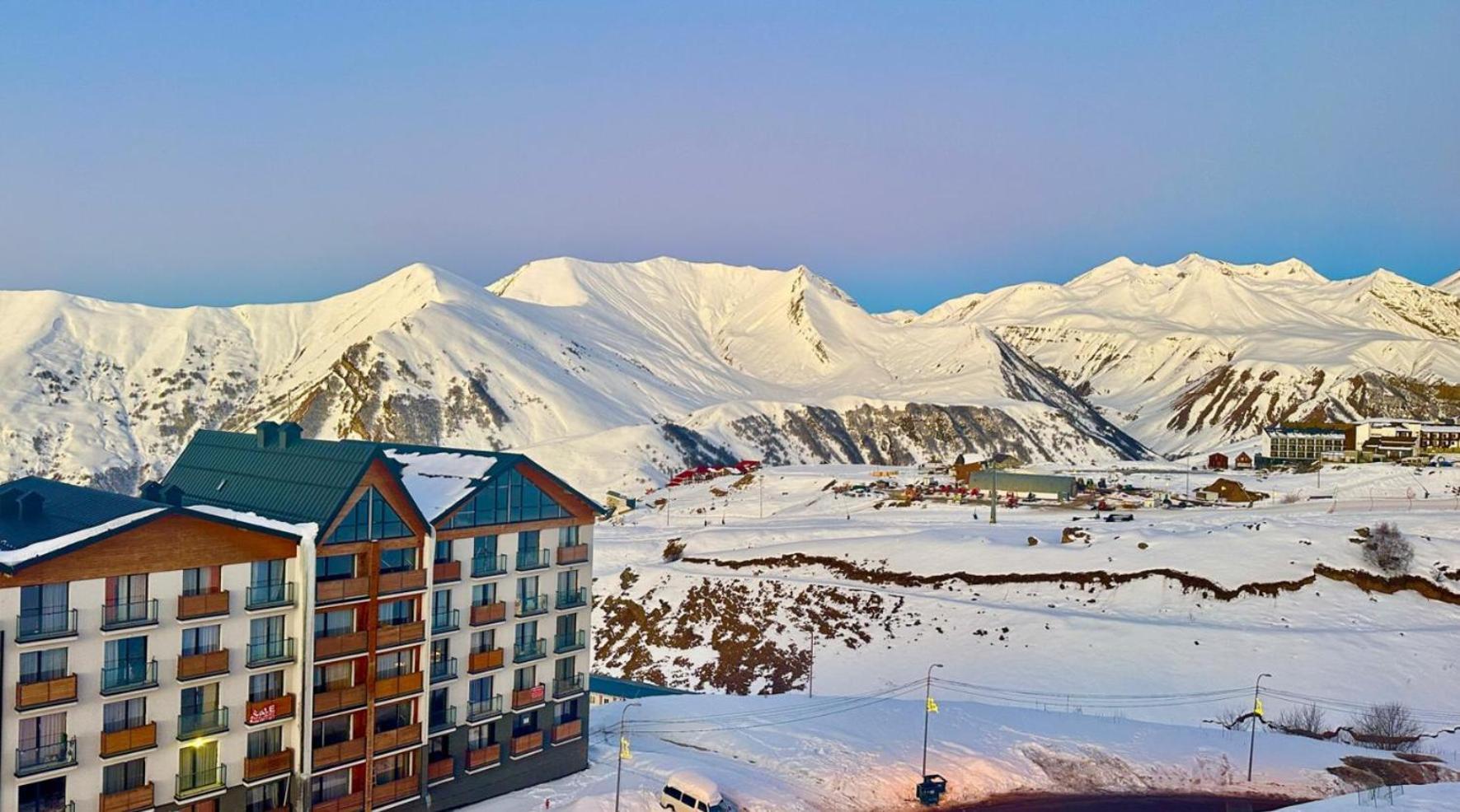 Four Seasons - New Gudauri Aparthotel Buitenkant foto